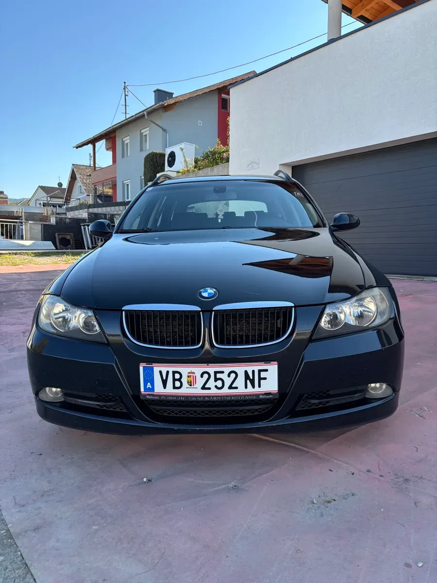 BMW 3 Series 2005 photo 2
