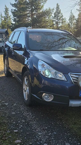 Subaru Outback 2011 photo 3