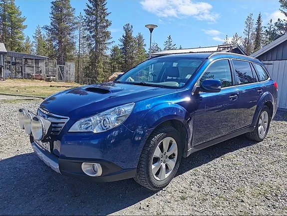 Subaru Outback 2011 photo 4