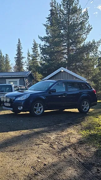 Subaru Outback 2011 photo 2