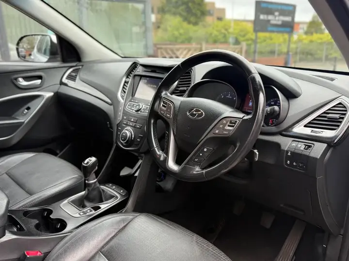 Hyundai Santa Fe 2014 photo 2