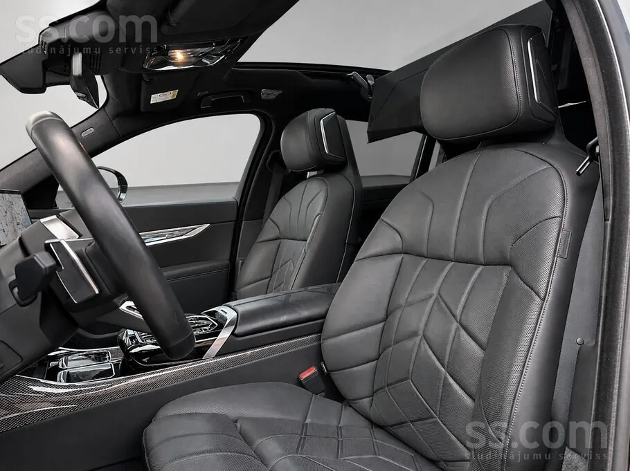 BMW I7 G70 2023 photo 4