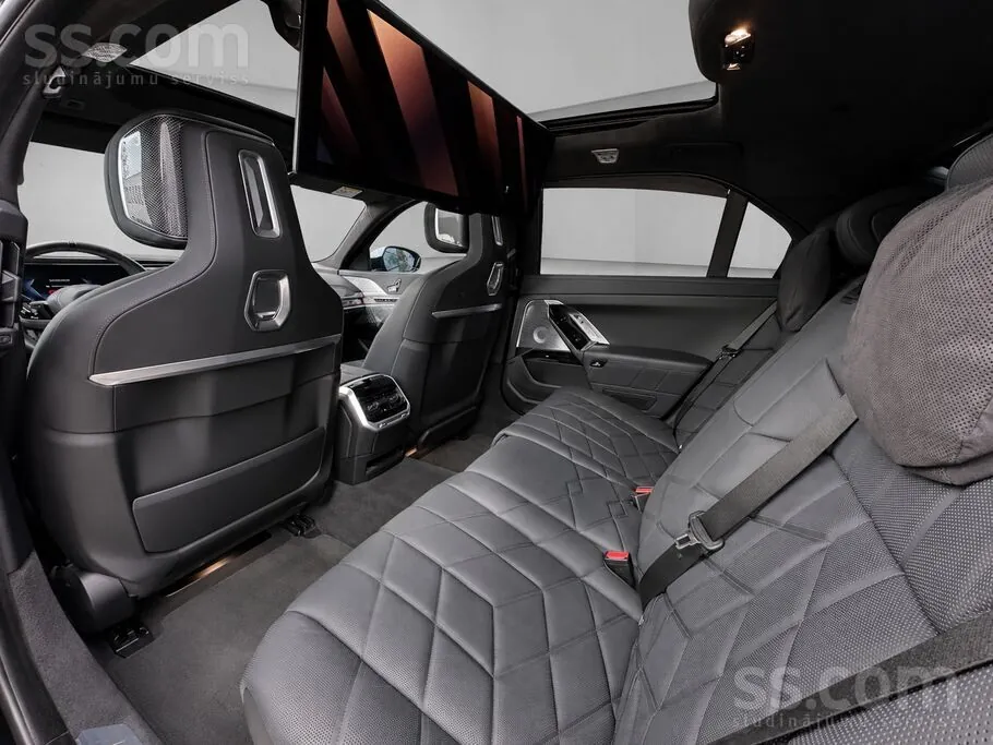 BMW I7 G70 2023 photo 5