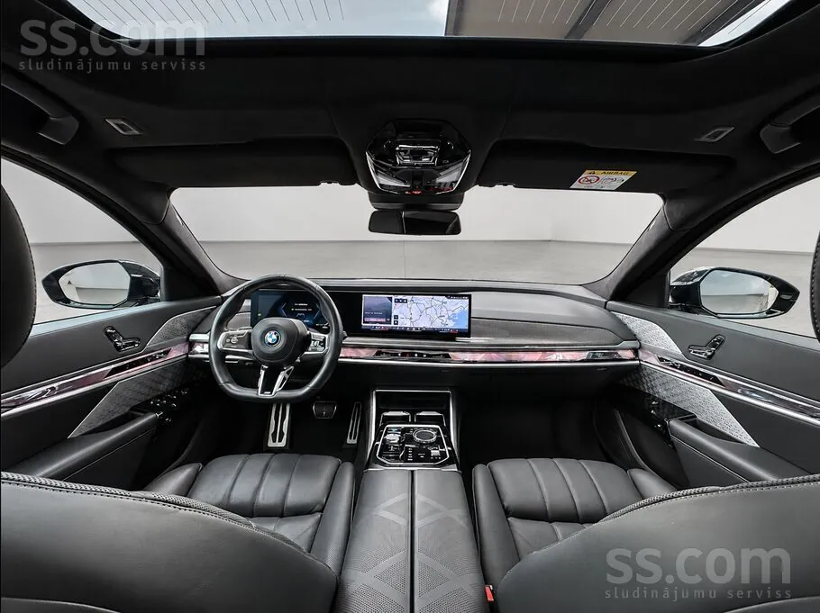 BMW I7 G70 2023 photo 3