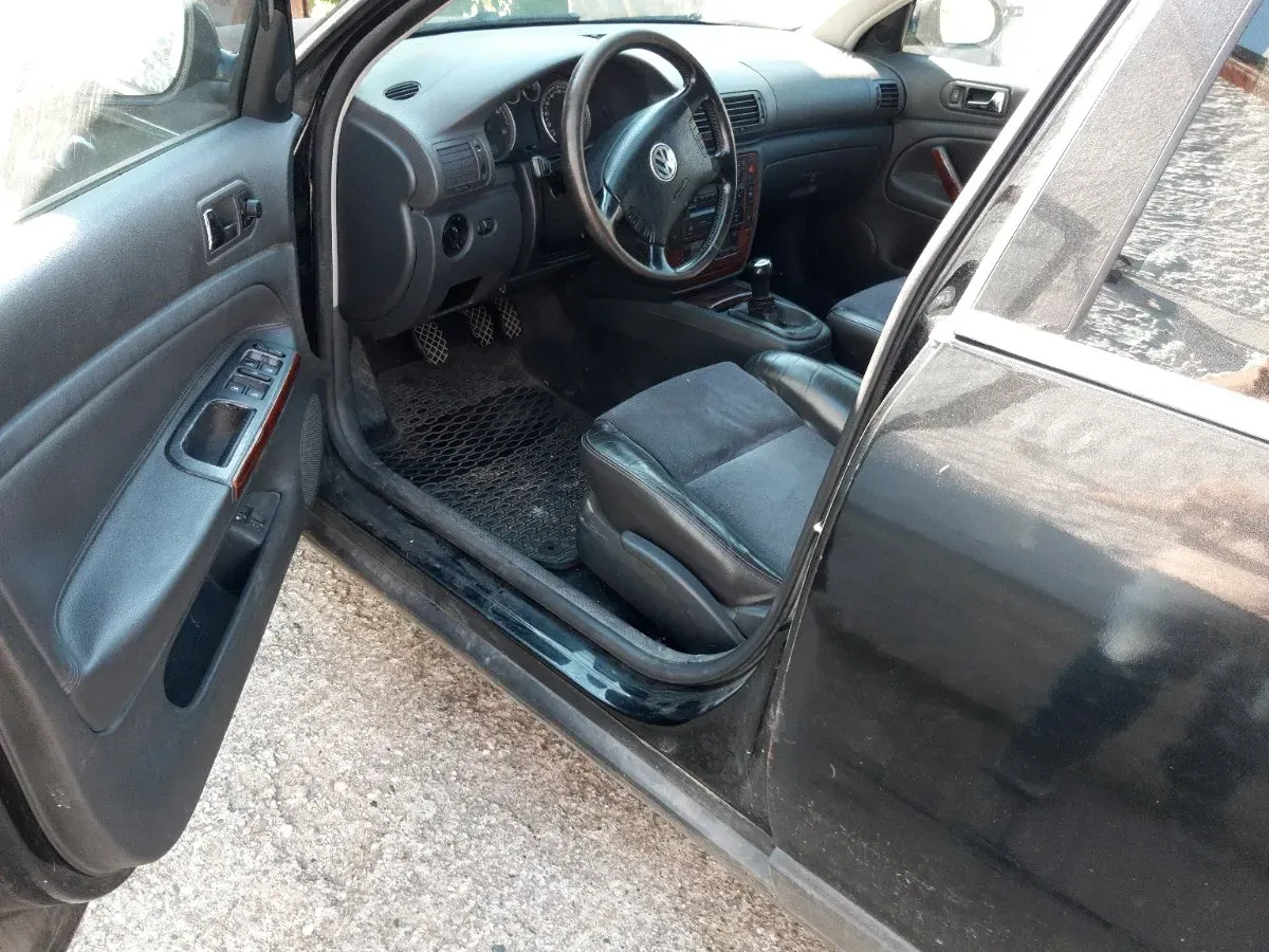 Volkswagen Passat 2005 photo 2