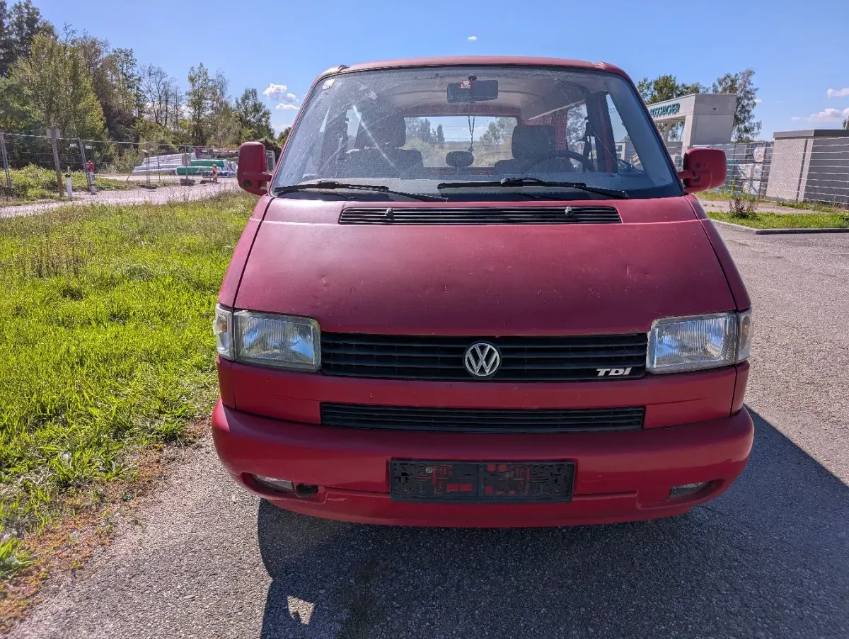 Volkswagen T4 1997 photo 2