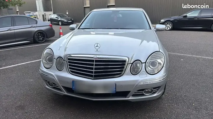 Mercedes-Benz E-Class 2006 photo 2