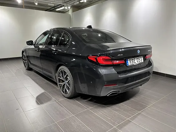 BMW 545E 2022 photo 2