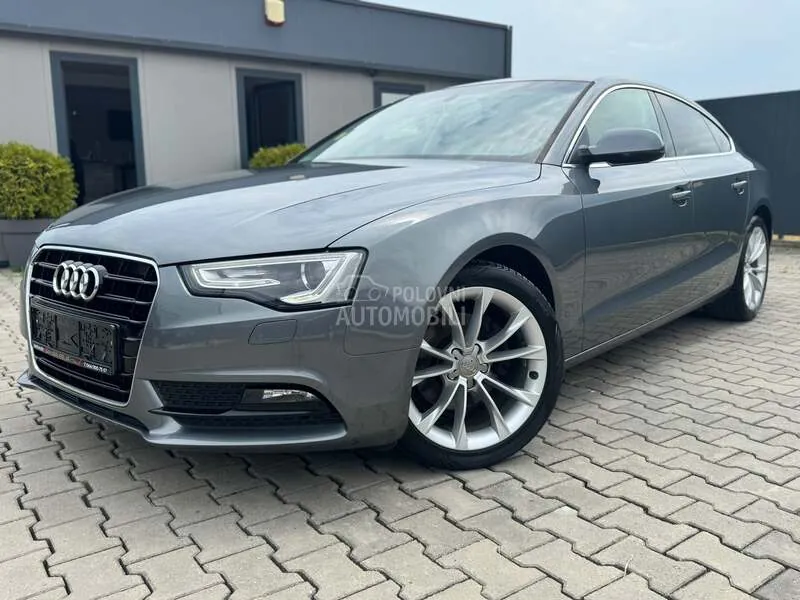 Audi A5 2011 photo 2