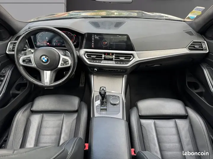 BMW 3 Series Touring 2019 photo 2