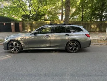 BMW 3 Series 2022 photo 2