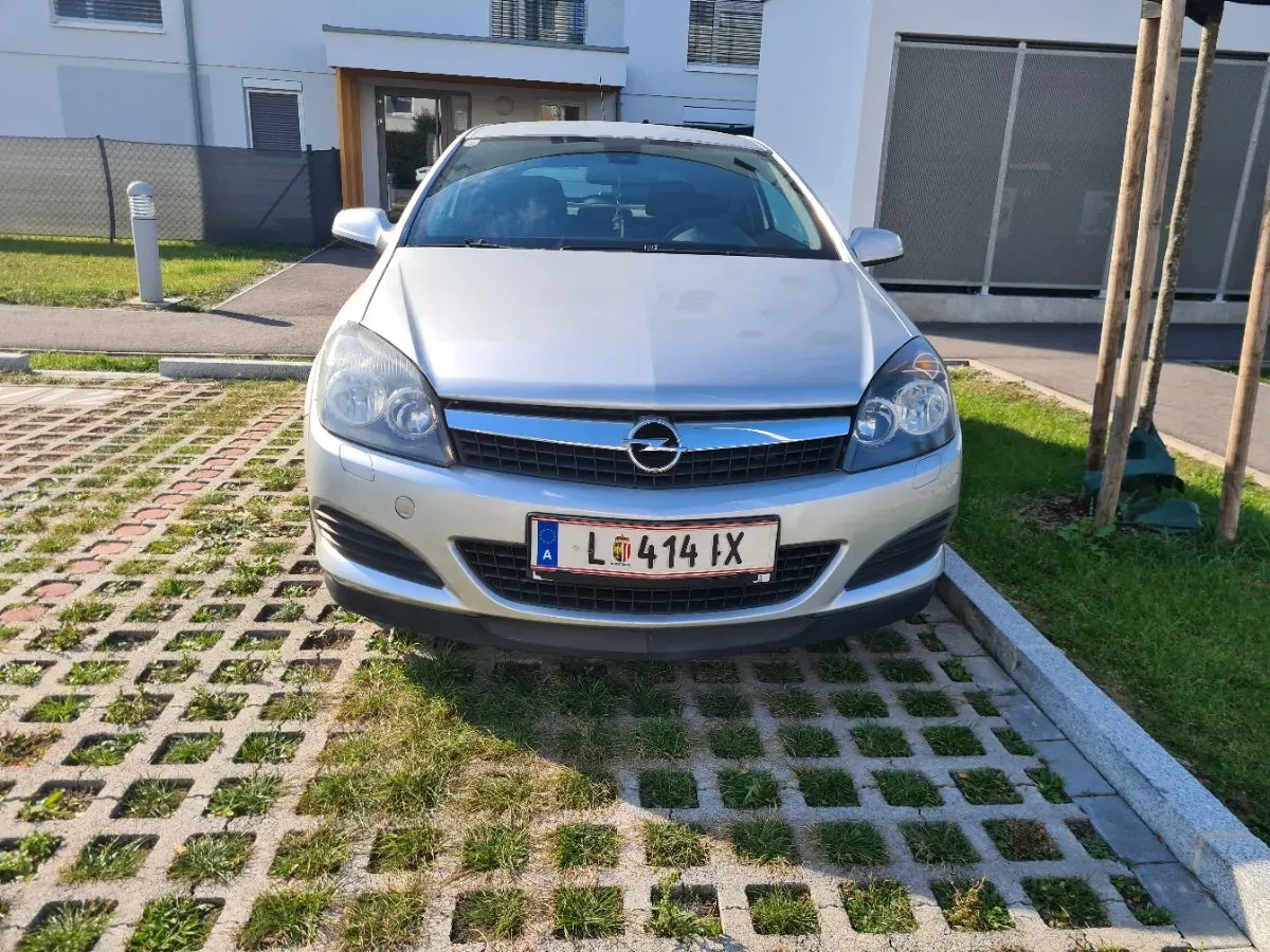 Opel Astra 2008 photo 2