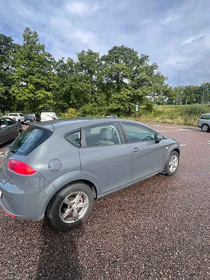 Seat Leon 2011 photo 3