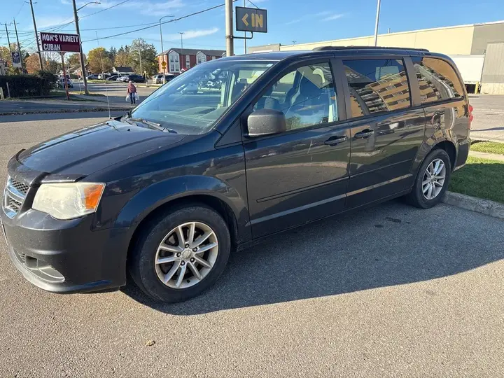 Dodge Grand Caravan 2016 photo 2