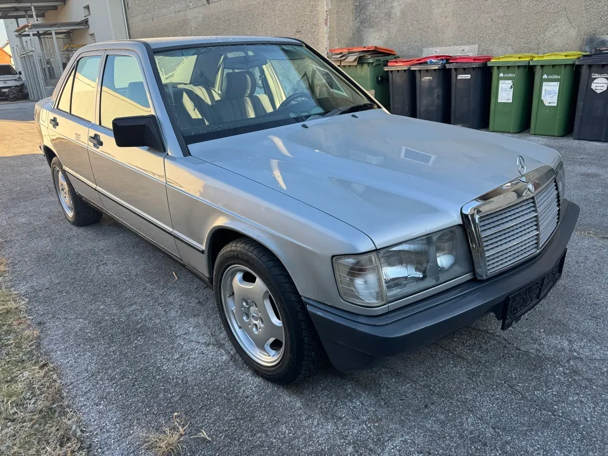 Mercedes-Benz 190 1988 photo 3