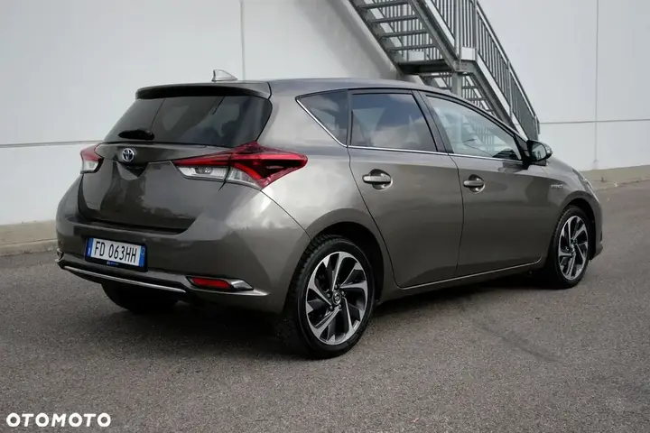 Toyota Auris 2016 photo 3