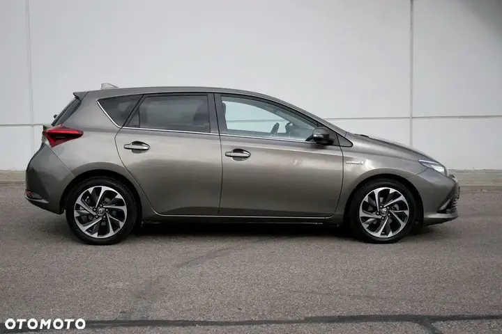 Toyota Auris 2016 photo 2