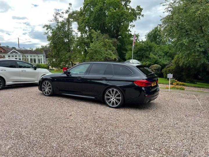 BMW 5 Series 2019 photo 4