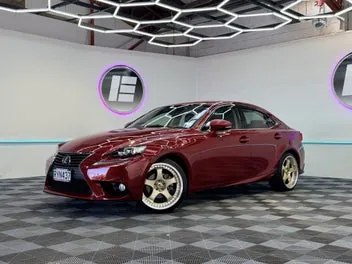 Lexus Is 300H 2013 photo 4