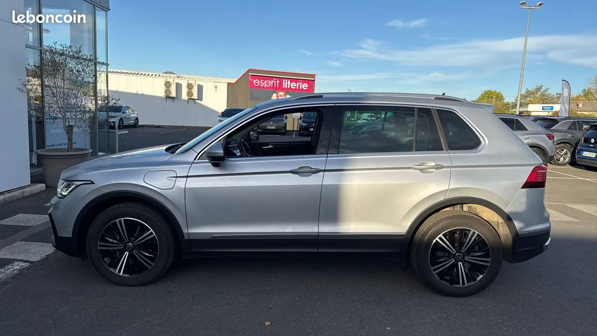 Volkswagen Tiguan 2023 photo 2
