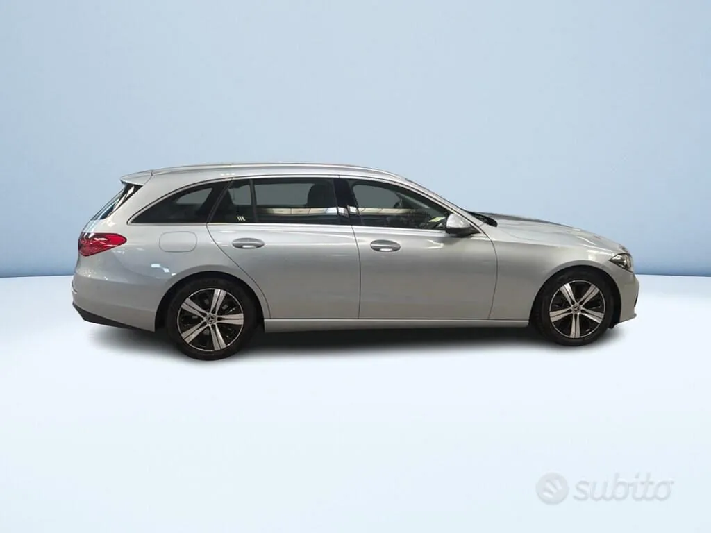 Mercedes-Benz C 2025 photo 3