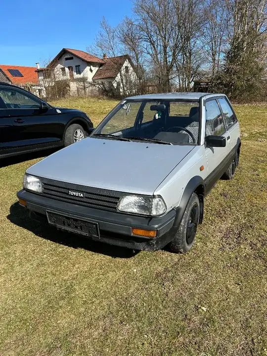 Toyota Starlet 1986 photo 2