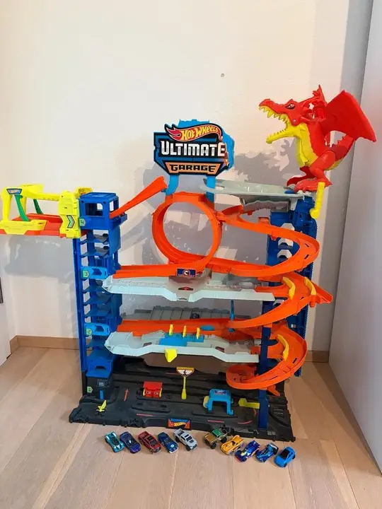 Hot Wheels City Ultimate Garage