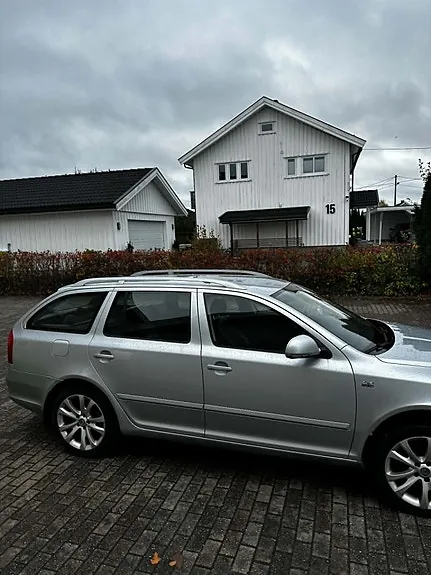 Skoda Octavia 2012 photo 3