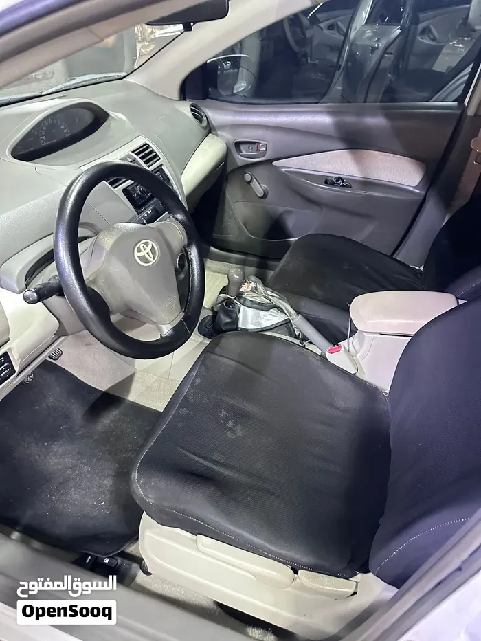 Toyota Yaris 2011 photo 4