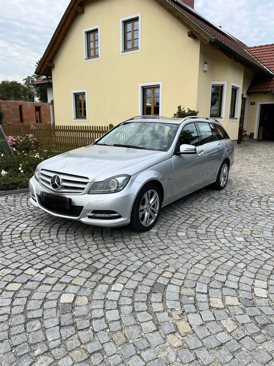 Mercedes-Benz C-Class 2012 photo 3