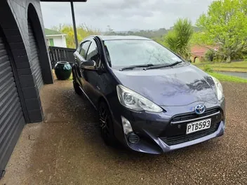 Toyota Aqua 2015 photo 4