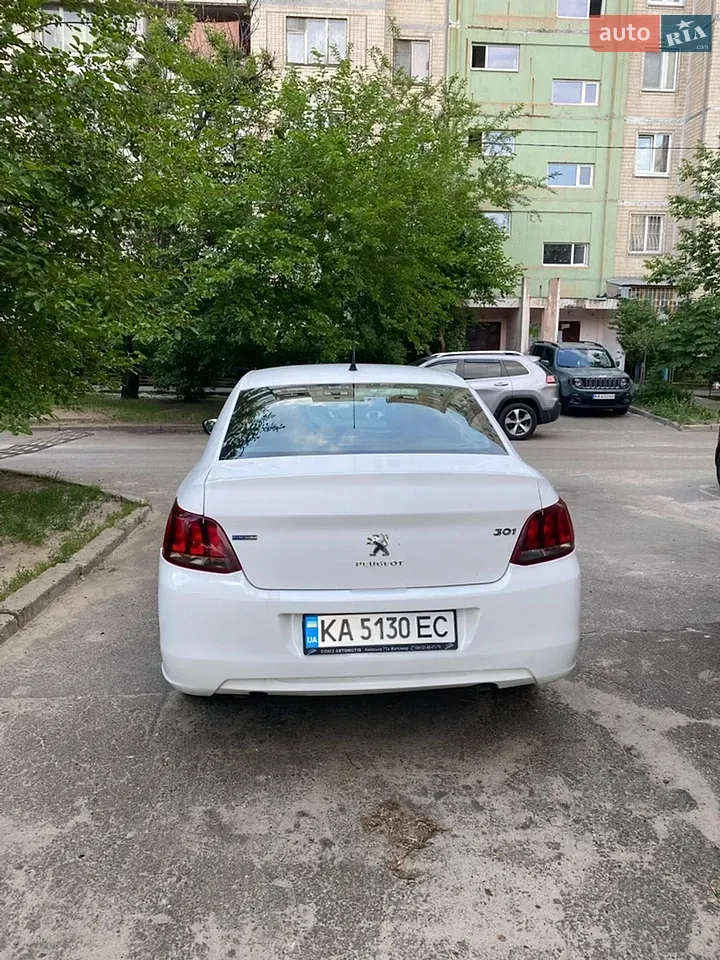 Peugeot 301