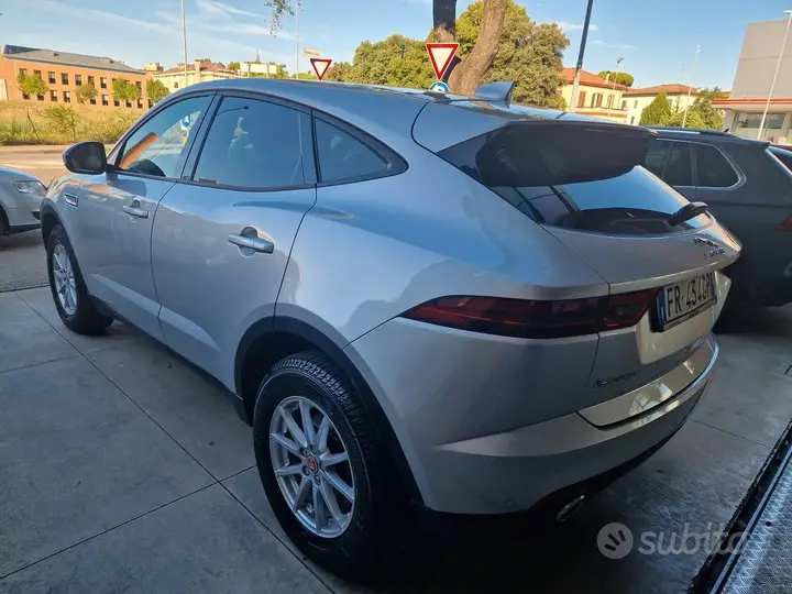 Jaguar E-Pace 2018 photo 3
