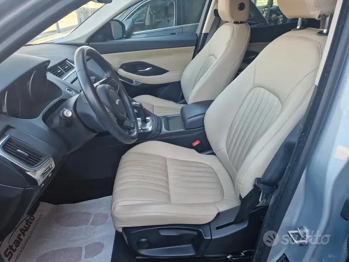Jaguar E-Pace 2018 photo 5