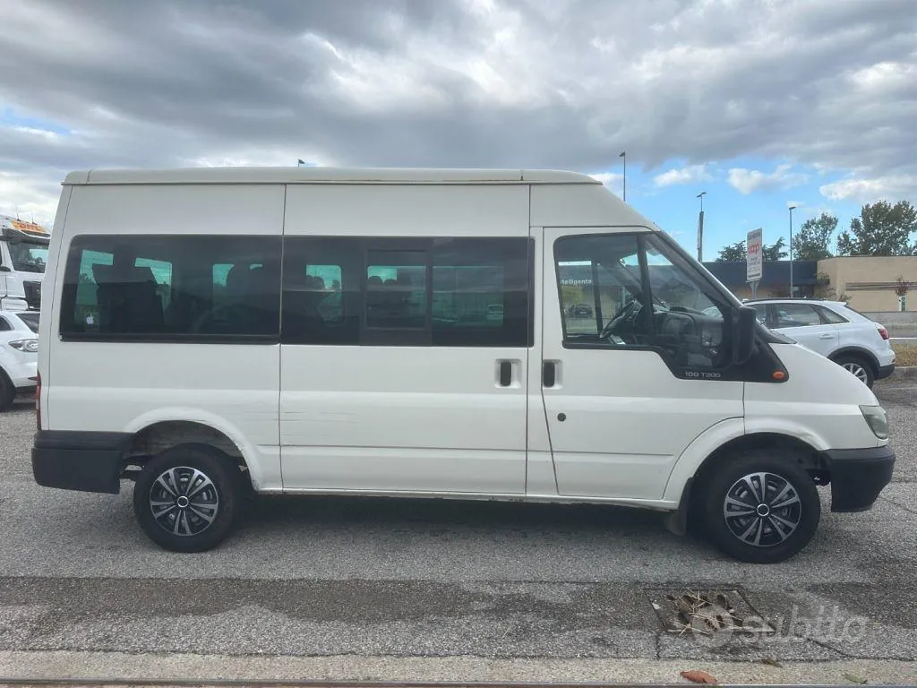 Ford Transit Tourneo 2004 photo 4