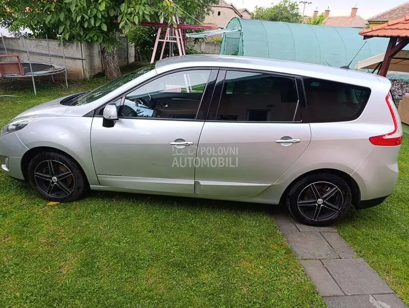Renault Grand Scenic 2010 photo 3