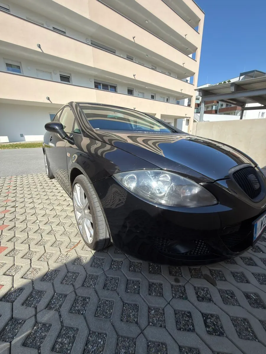 Seat Leon 2008 photo 2
