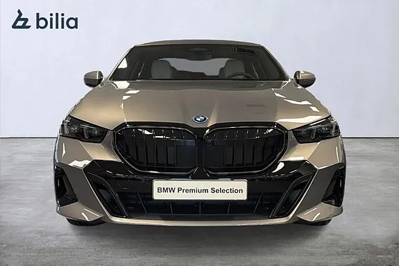 BMW 530E 2026 photo 5