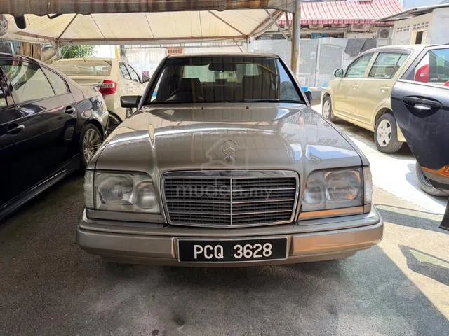 Mercedes-Benz 230E