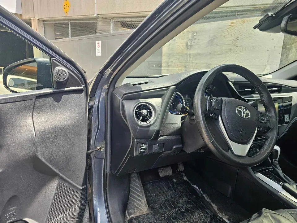 Toyota Corolla 2017 photo 2