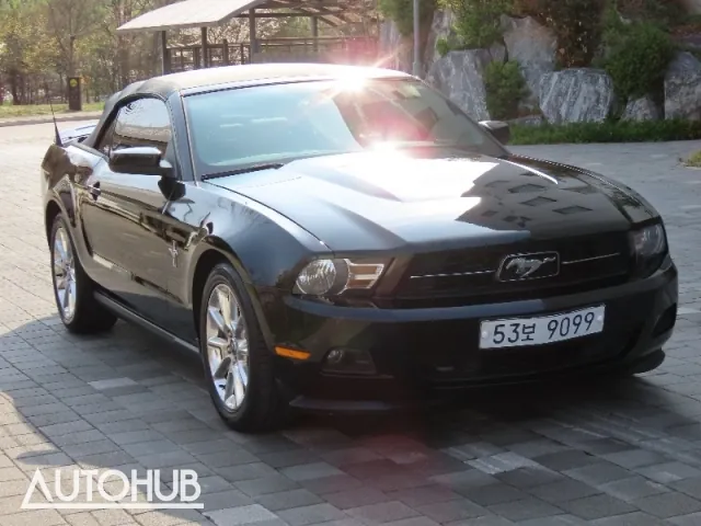 Ford Mustang 2010 photo 2