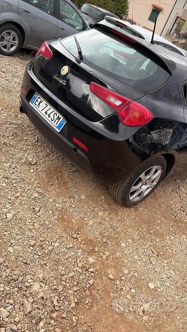 Alfa Romeo Giulietta 2011 photo 5