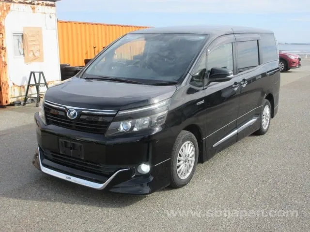 Toyota Voxy 2015 photo 2