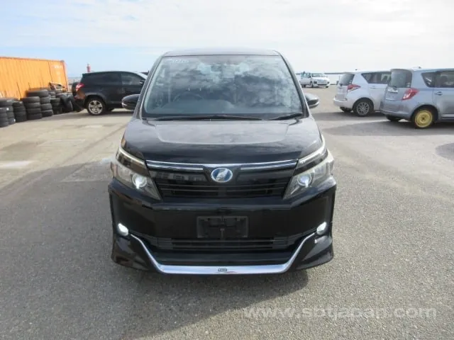 Toyota Voxy 2015 photo 5