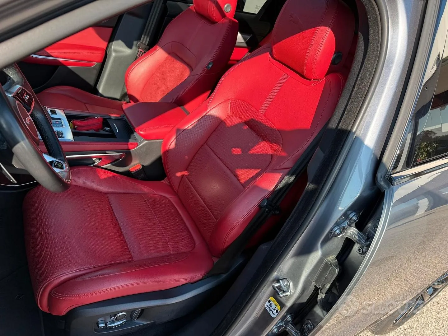 Jaguar F-Pace 2022 photo 5