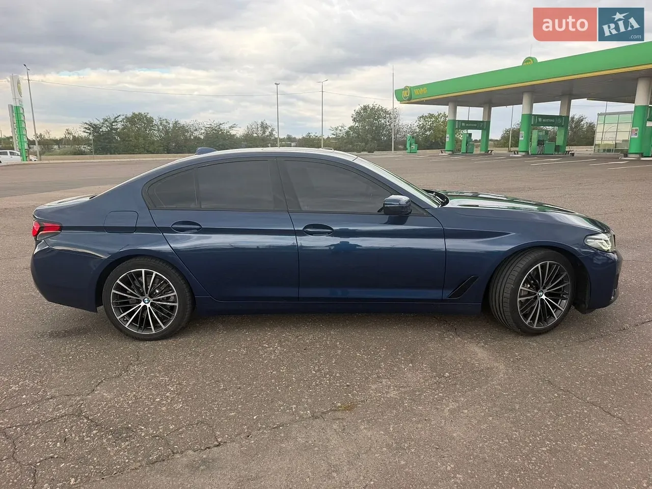 BMW 5 Series 2023 photo 3