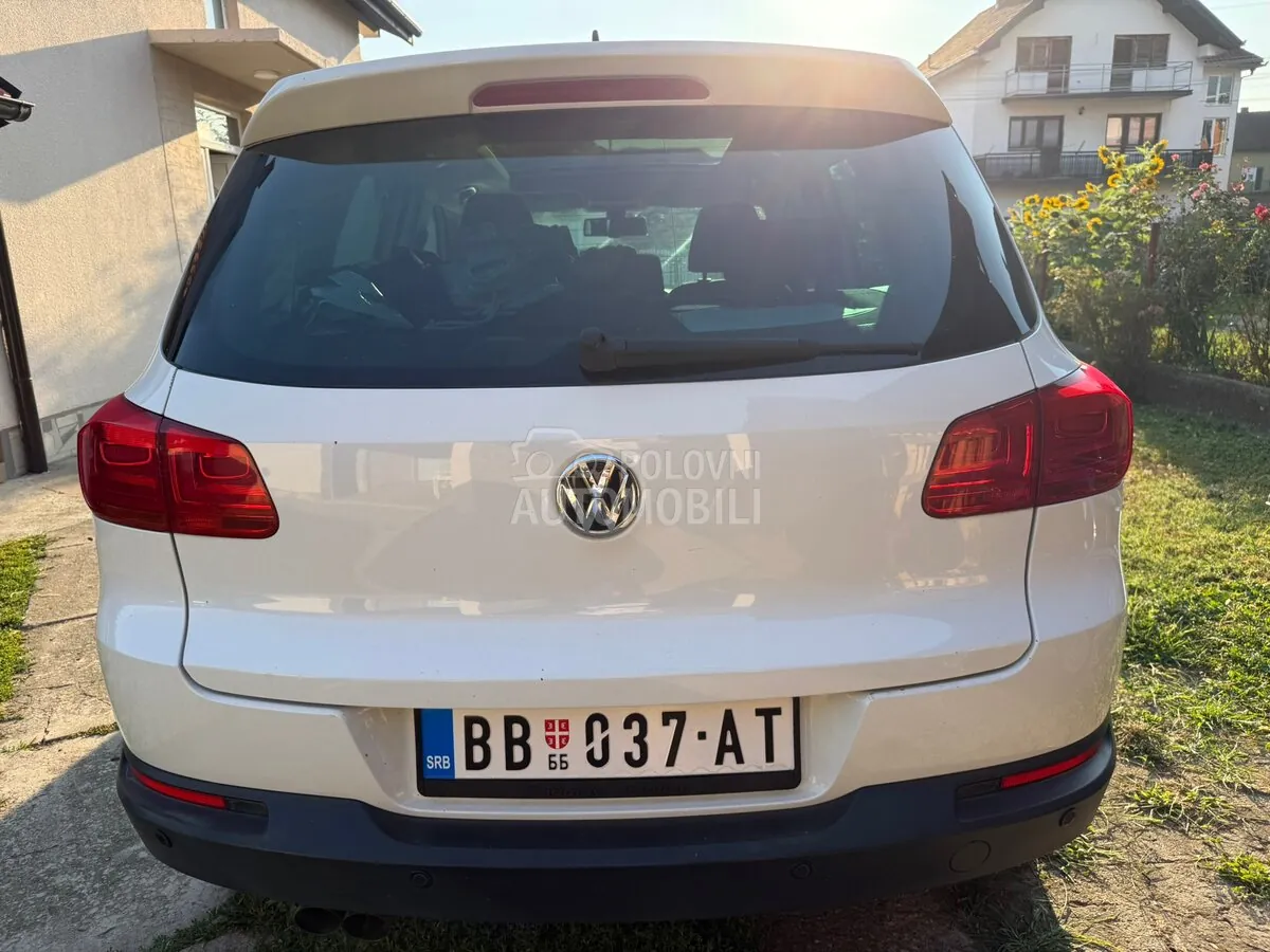 Volkswagen Tiguan 2012 photo 2