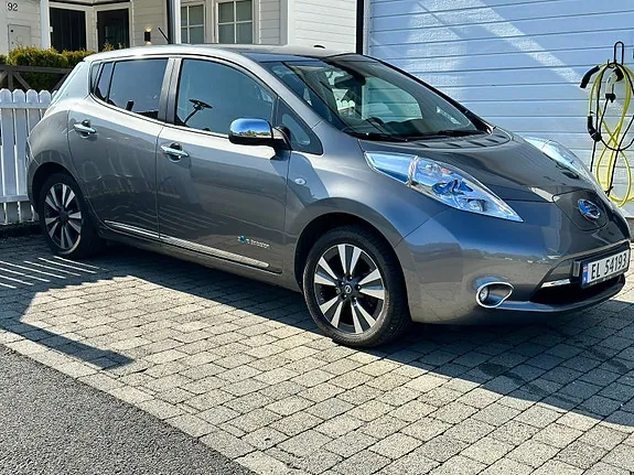Nissan Leaf 2013 photo 2