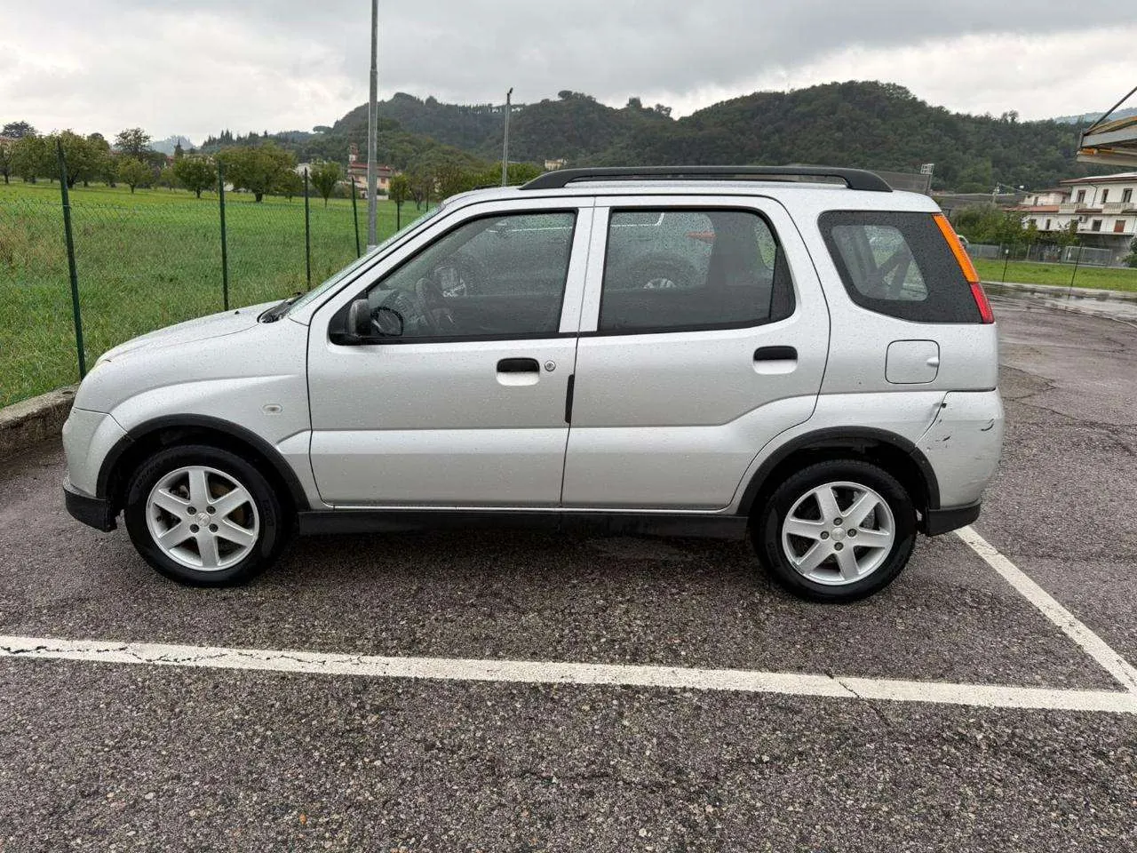 Suzuki Ignis 2004 photo 3