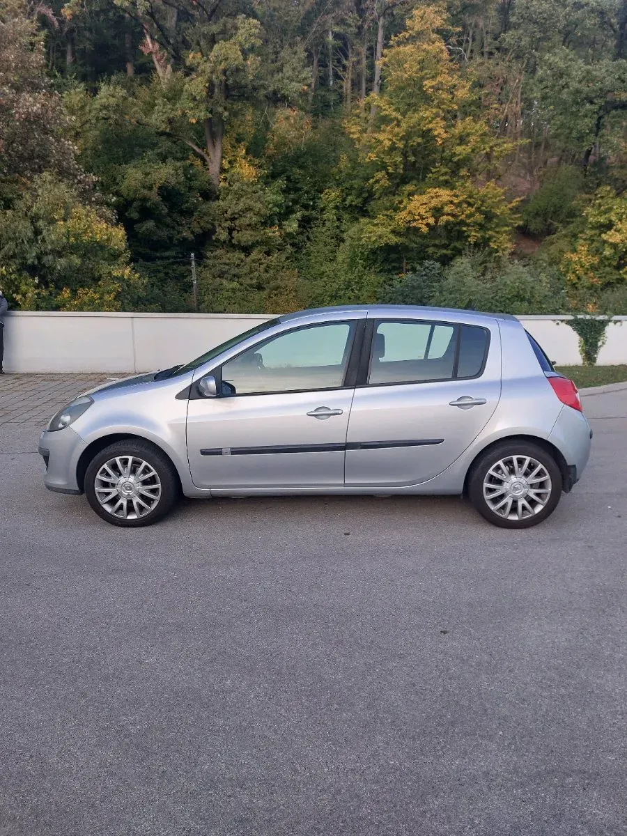 Renault Clio 2006 photo 3